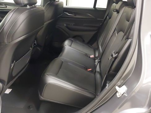 New 2025 Jeep Grand Cherokee 4WD image 38