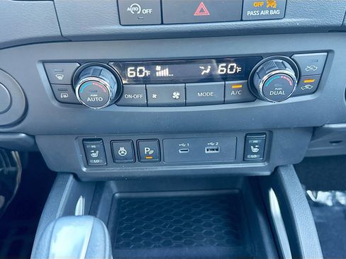 Used 2024 Nissan Frontier SL w/ Technology Package image 16