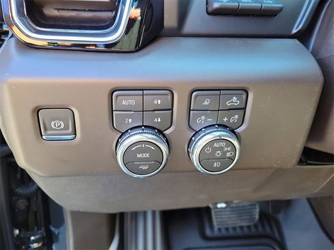 New 2026 GMC Sierra 1500 Denali w/ Denali Reserve Package image 25