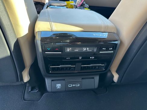 Used 2023 Acura MDX FWD w/ Technology Package image 11