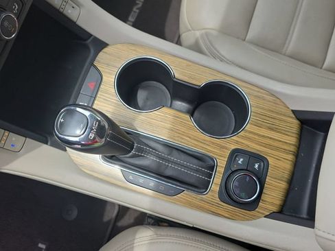 Used 2018 GMC Acadia Denali w/ Technology Package FWD image 27