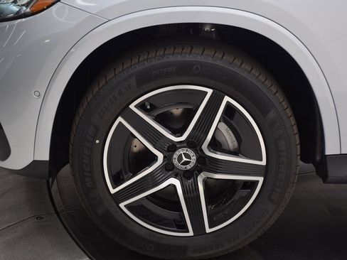 New 2025 Mercedes-Benz GLC 300 4MATIC image 11