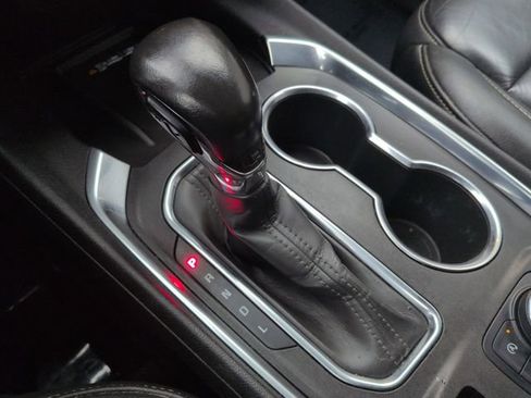 Used 2022 Chevrolet Traverse LT w/ LT Premium Package image 16