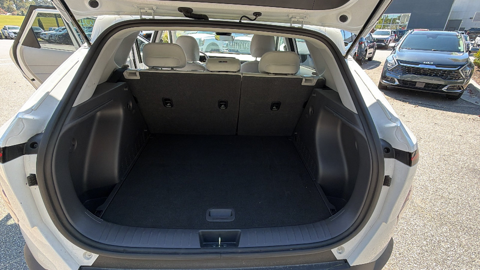 Used 2025 Hyundai Kona SEL AWD/4WD image 13