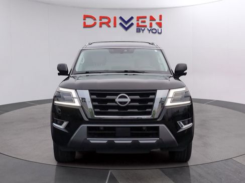 Used 2024 Nissan Armada SL w/ Captain's Chairs Package image 8