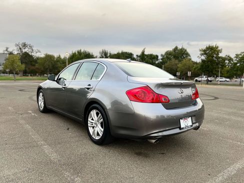 Used 2013 INFINITI G37 Journey w/ Premium Pkg image 7