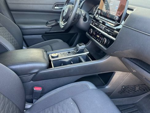 Used 2022 Nissan Pathfinder S w/ Cargo Package AWD/4WD image 17