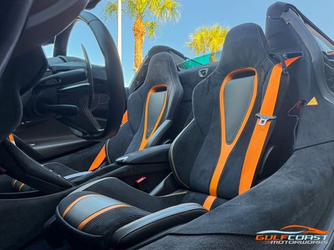 Used 2022 McLaren 720S Spider image 25