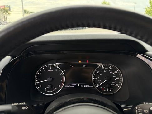 Used 2023 Nissan Pathfinder SL w/ Black Appearance Package FWD image 18
