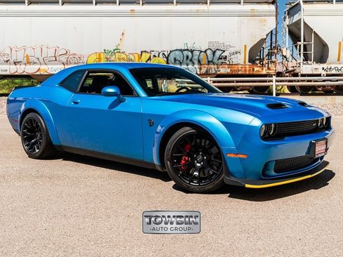 Used 2023 Dodge Challenger SRT Hellcat RWD image 2