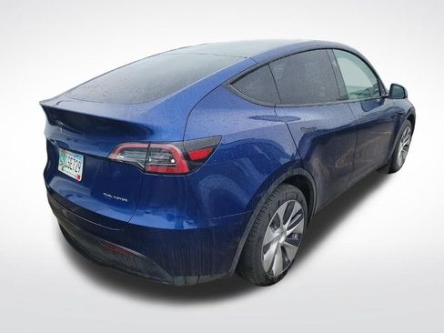 Used 2024 Tesla Model Y Long Range AWD/4WD image 4