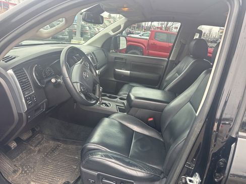 Used 2018 Toyota Sequoia TRD Sport image 6