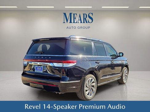 Used 2024 Lincoln Navigator Reserve image 6