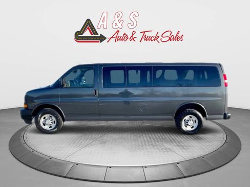 Used 2017 Chevrolet Express 3500 LS image 5