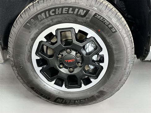 New 2025 Toyota 4Runner TRD Off-Road Premium image 33