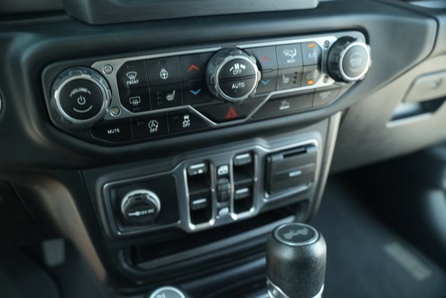Used 2021 Jeep Wrangler Unlimited Sport AWD/4WD image 35