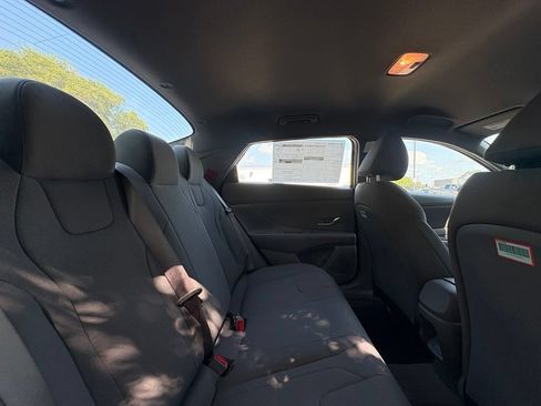 New 2026 Hyundai Elantra SE FWD image 13