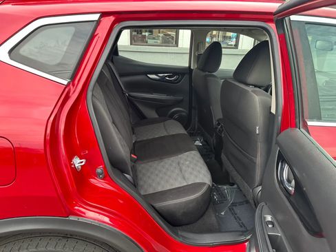 Used 2017 Nissan Rogue Sport SV w/ SV Premium Package image 31