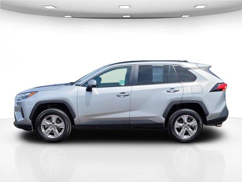 Used 2025 Toyota RAV4 XLE FWD image 10