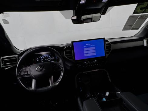 Used 2025 Toyota Tundra Limited image 30
