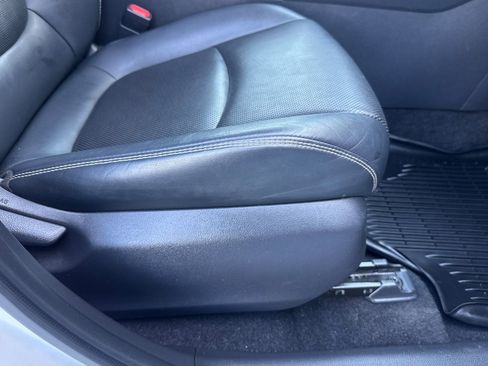 Used 2020 Toyota RAV4 Limited AWD/4WD image 24