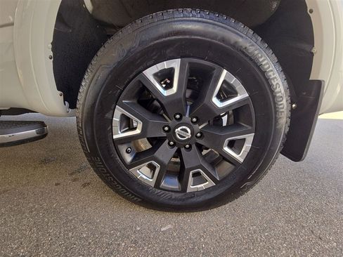 Used 2021 Nissan Titan Platinum Reserve w/ Moonroof Package image 33