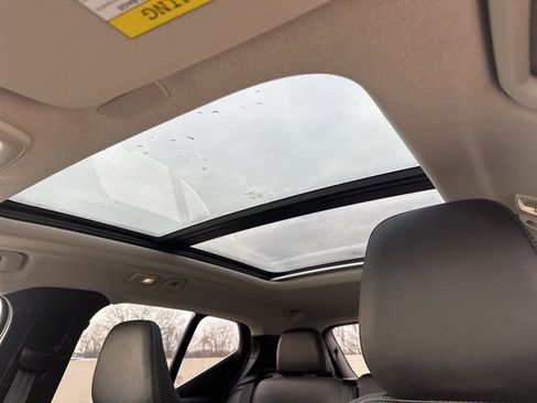 Certified 2025 Volvo XC40 B5 Plus image 18