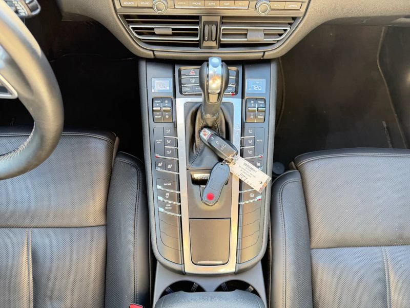 Used 2020 Porsche Macan AWD/4WD image 23