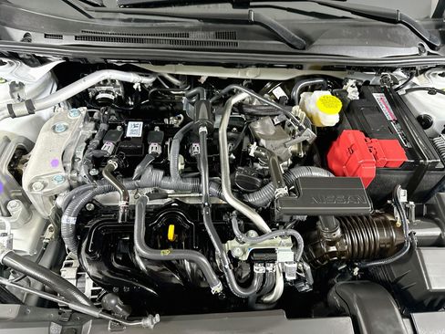 Used 2025 Nissan Sentra SV FWD image 31