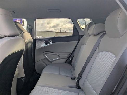 Used 2021 Kia Soul LX image 12