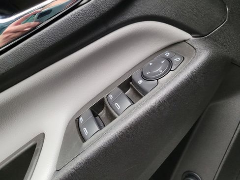 Used 2023 Chevrolet Equinox LT w/ Driver Convenience Package FWD image 27