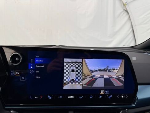 New 2026 Chevrolet Equinox EV LT image 36