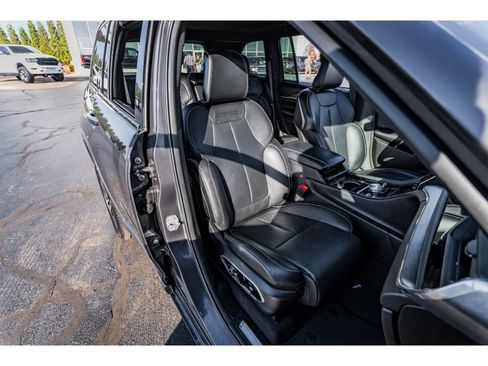 Used 2023 Jeep Grand Cherokee Overland w/ Adv Protech Group III image 20