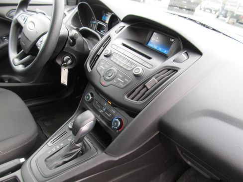 Used 2015 Ford Focus S image 35