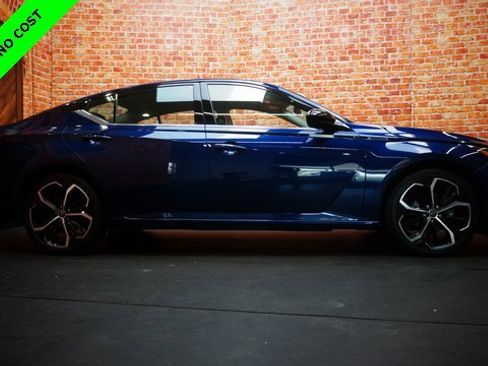 Used 2024 Nissan Altima 2.5 SR image 8