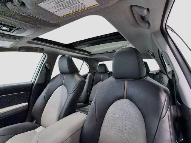 Used 2020 Toyota Camry XLE w/ Driver Assist Package FWD image 19