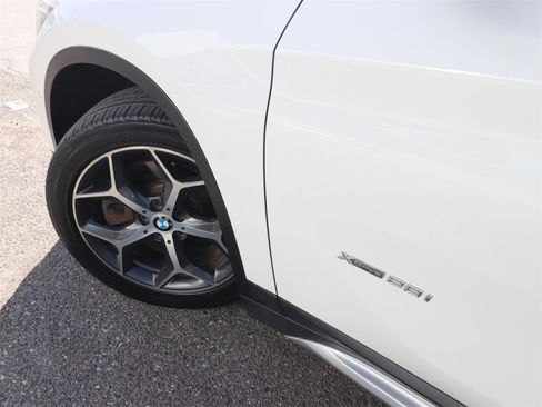 Used 2017 BMW X1 xDrive28i image 3