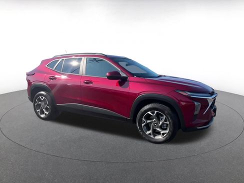 Used 2024 Chevrolet Trax LT w/ Driver Confidence Package image 2