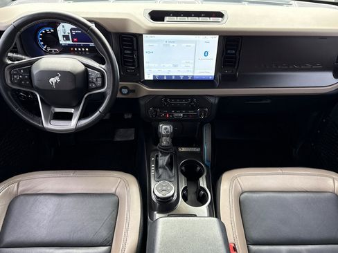 Used 2022 Ford Bronco Wildtrak image 16