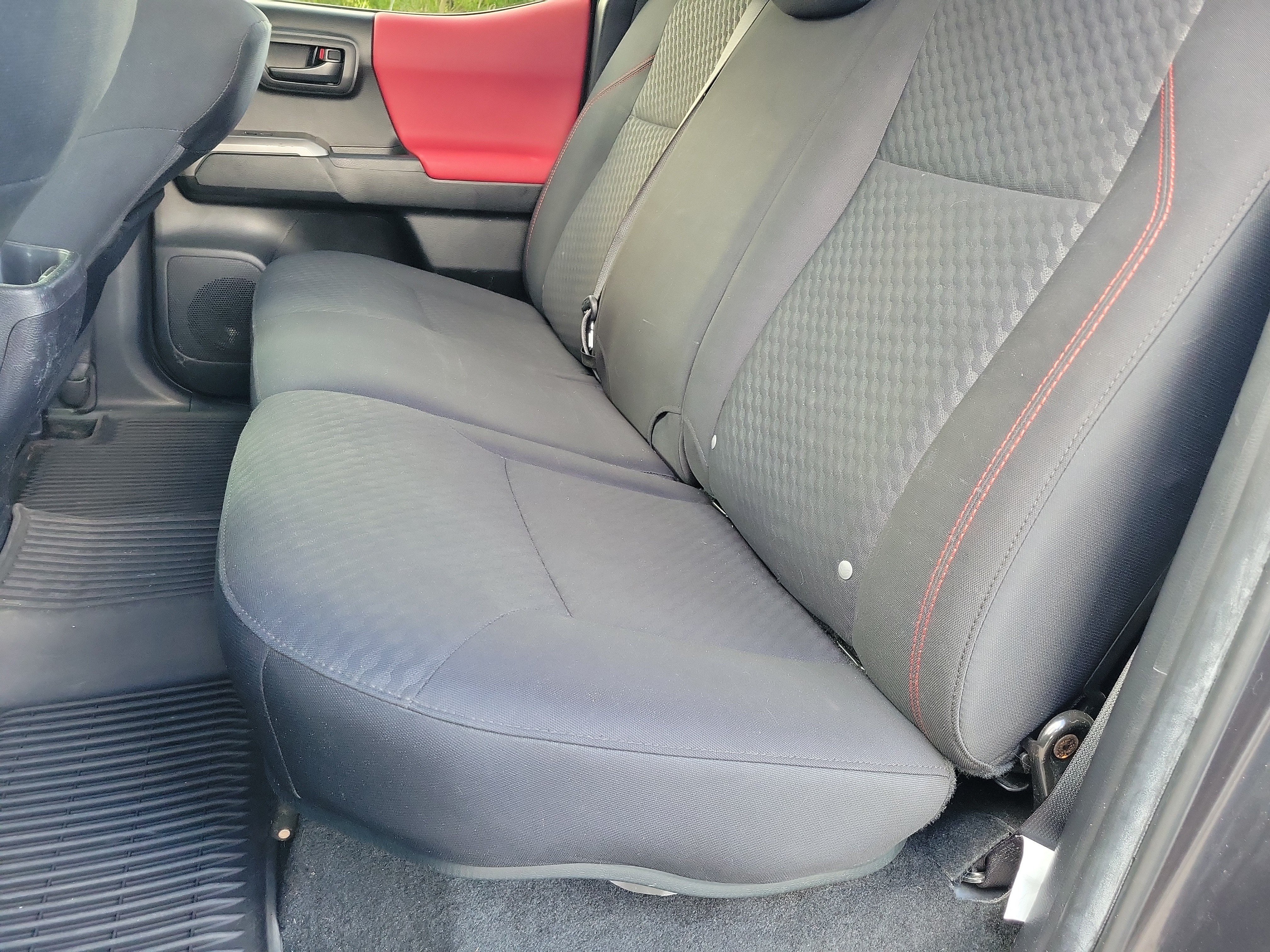 Used 2022 Toyota Tacoma SR5 RWD image 11