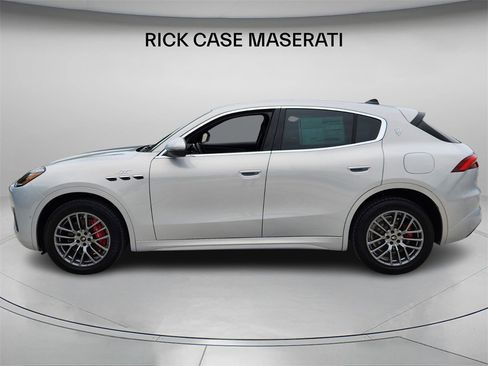 New 2024 Maserati Grecale GT image 2