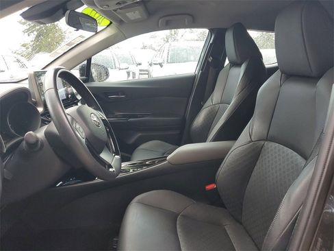 Used 2022 Toyota C-HR Limited image 15