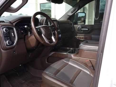 Used 2021 GMC Sierra 2500 Denali w/ Denali Ultimate Package AWD/4WD image 9