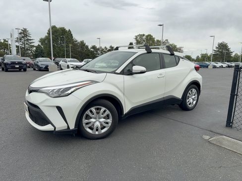 Used 2021 Toyota C-HR LE FWD image 32