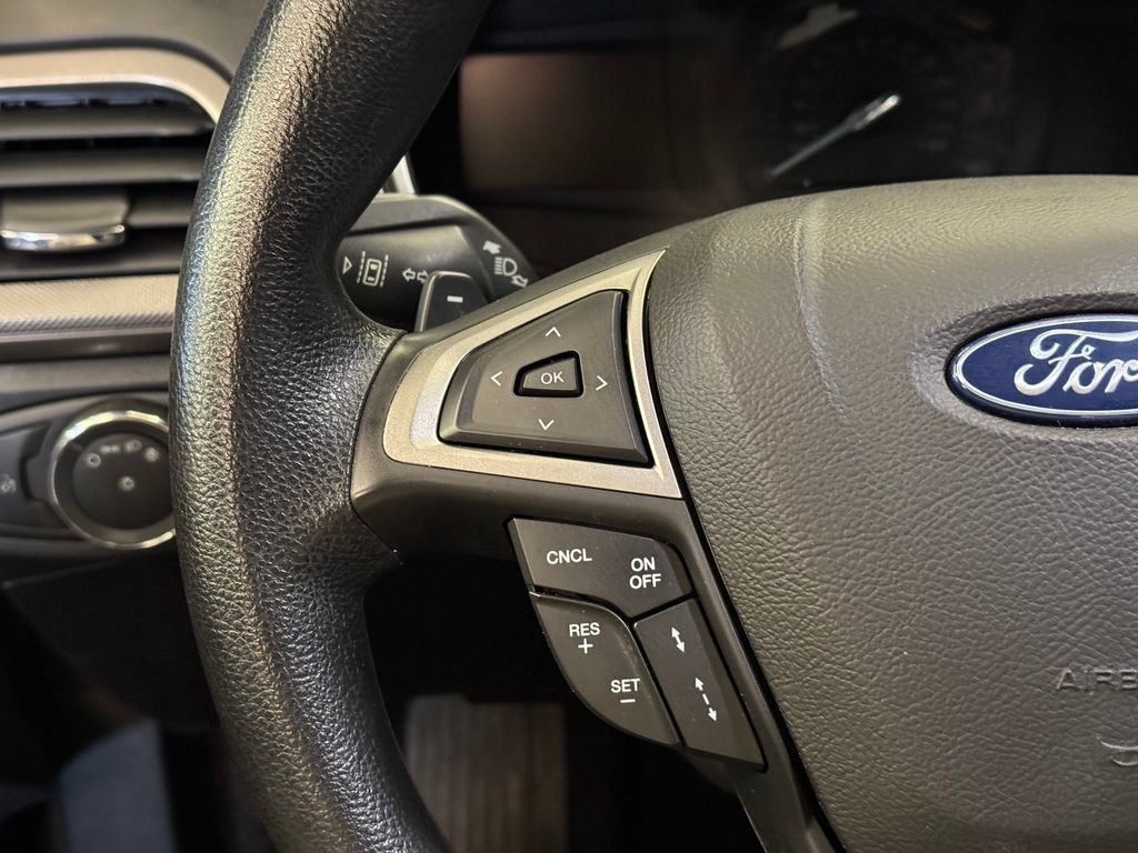 Used 2019 Ford Fusion SE AWD/4WD image 11