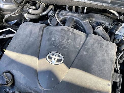 Used 2021 Toyota Highlander XLE AWD/4WD image 31