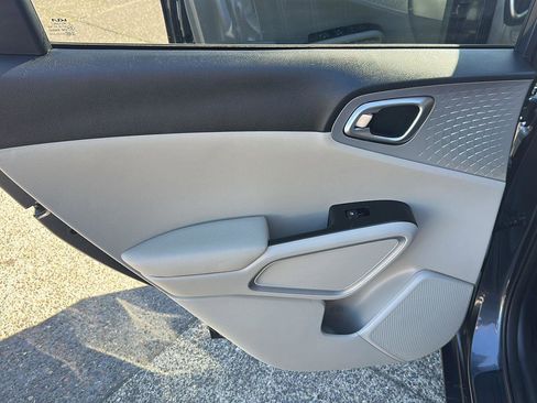 Used 2022 Kia Soul LX w/ Technology Package image 19