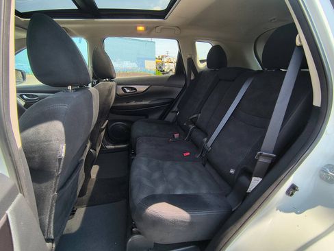 Used 2016 Nissan Rogue SV w/ SV Moonroof Package AWD/4WD image 19