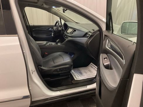 Used 2019 Buick Enclave Essence AWD/4WD image 34