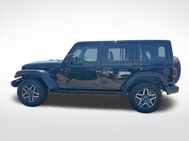 Used 2025 Jeep Wrangler Unlimited Sahara AWD/4WD image 6